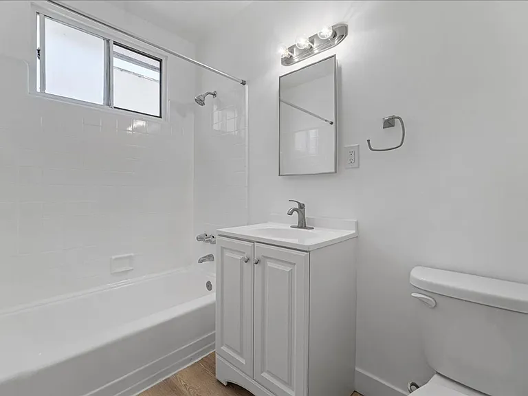 3905 S Stevely Ave #18 — Photo 12