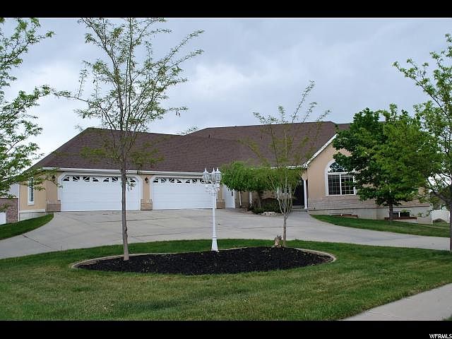 1st image of 10187 S Dunsinane Dr