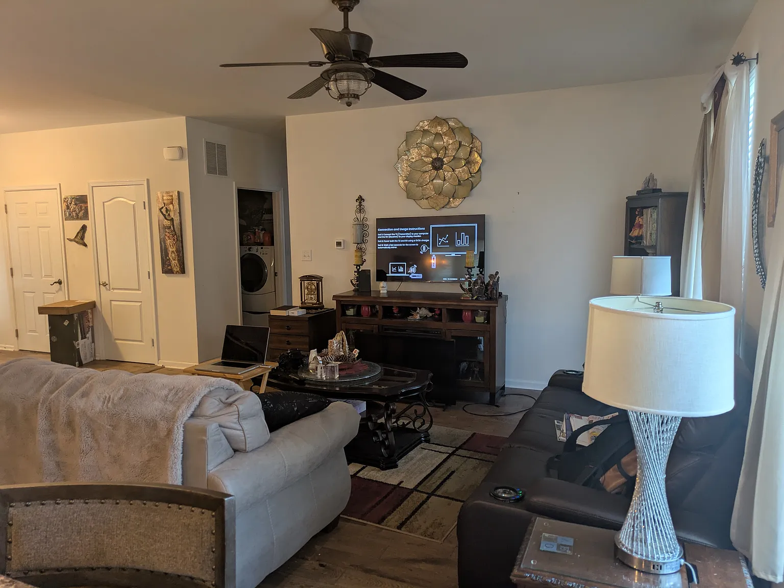 3 bed, 1900 sqft, $3,377 — Photo 3