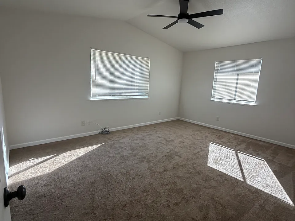 1663 Pilgrim Way