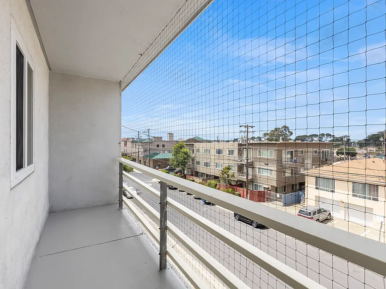 The Edgeworth Apartments — Photo 32