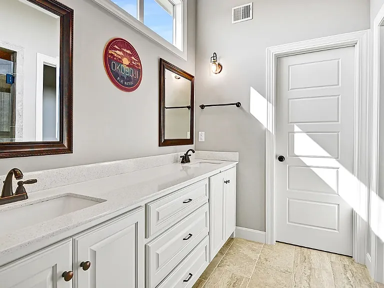 8003 W 166th Ter — Photo 20