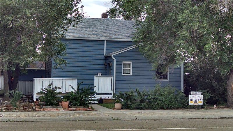 1st image of 927 2nd Ave S