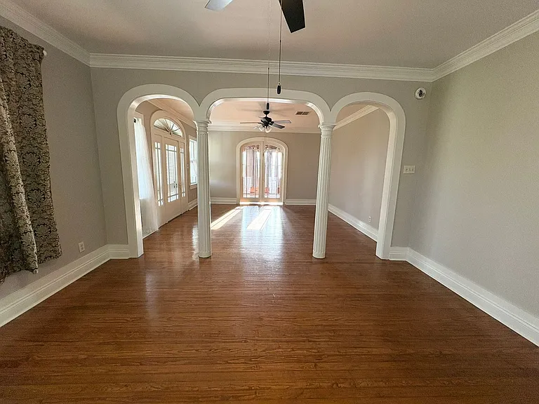 208 Saint Anne St — Photo 14