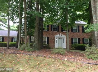 8851 Woodlawn Way, Springfield, VA 22153