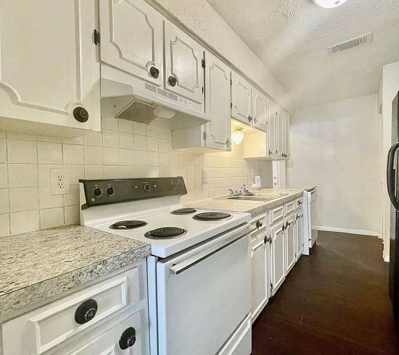 1st image of 1213 Girard Ave