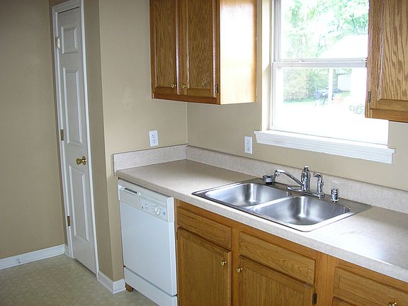 2nd image of 4490 Woodstone Dr #D