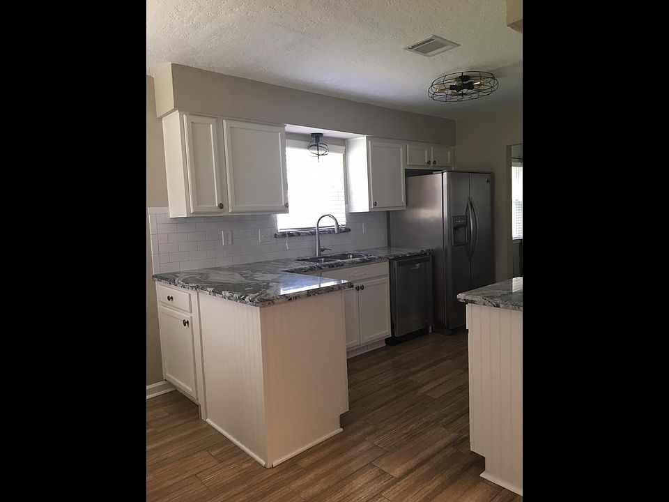 Beautifully Updated Kitchen with All Stainless Appliances