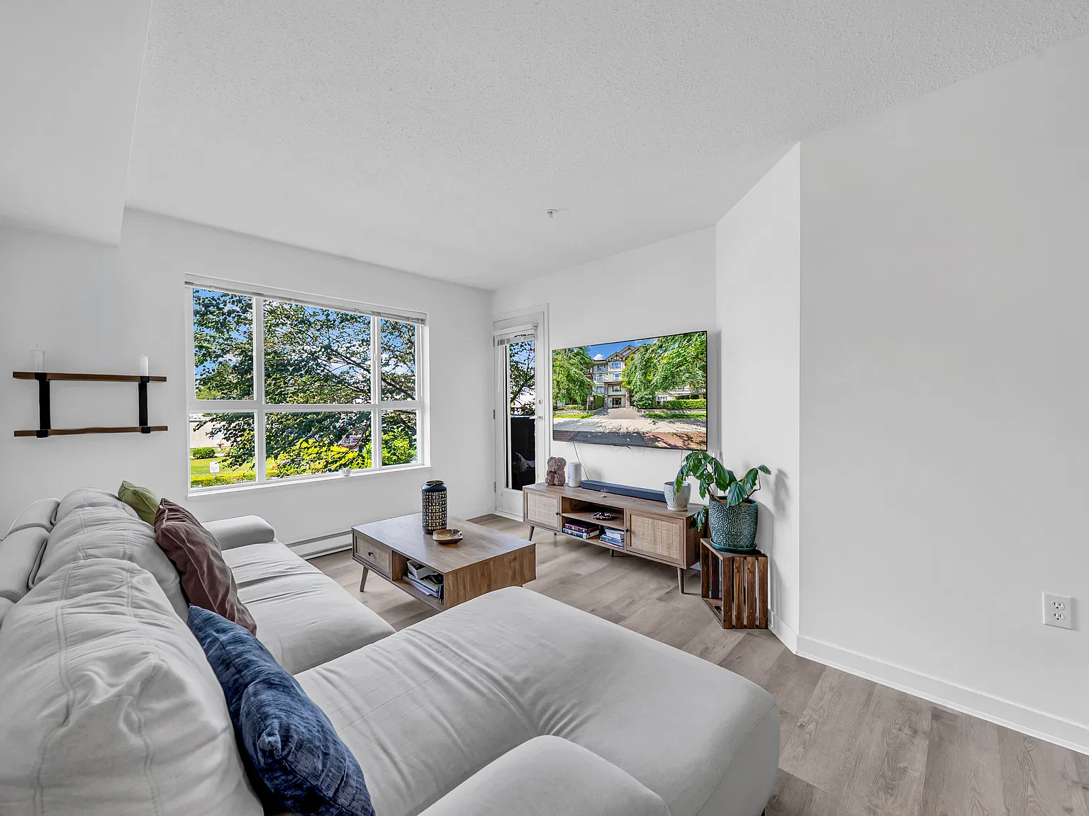 1 bed, 700 sqft, $1,800 — Photo 4