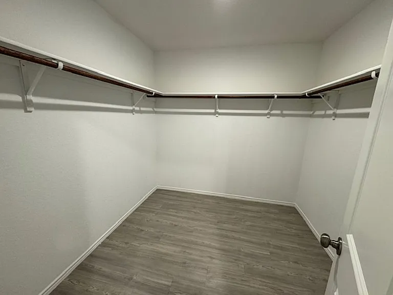 7010 Solar Rdg — Photo 15