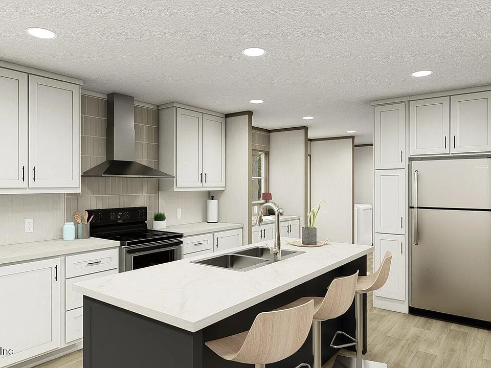 2nd image of 7700 WHITE SANDS Avenue