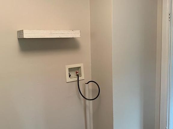 3rd image of 1009 Buck Dr