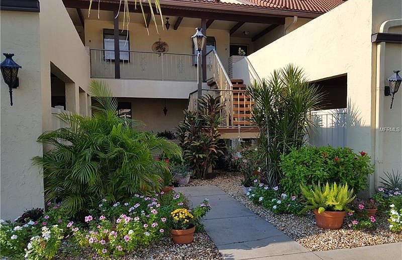 1st image of 750 Avenida Estancia #152