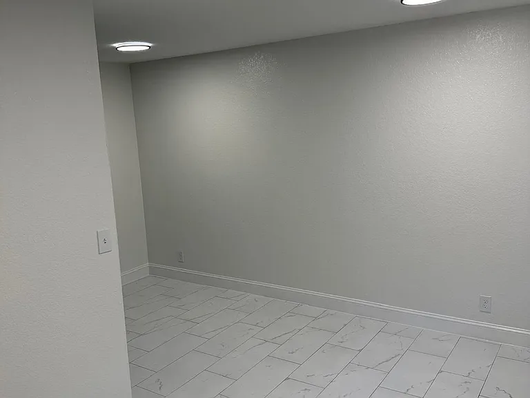 110 NW 7th Ave #18 — Photo 13
