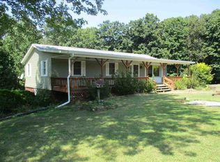9520 S Chapel Hill Rd, Heltonville, IN