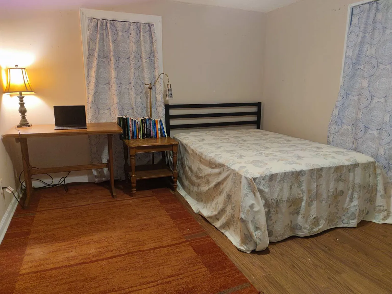 2 bed, 925 sqft, $1,600 — Photo 1