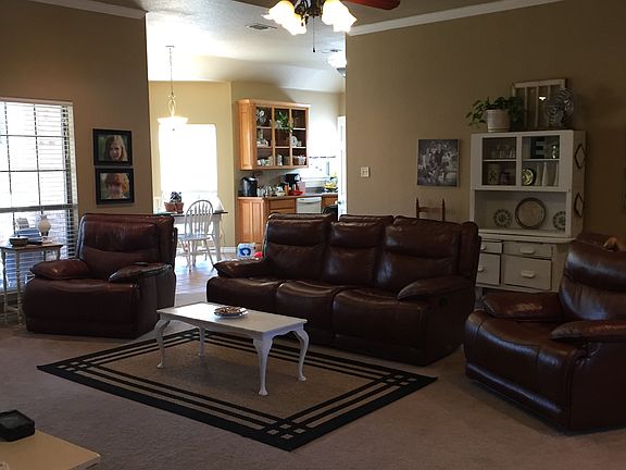 3rd image of 1022 Shady Oaks Dr N