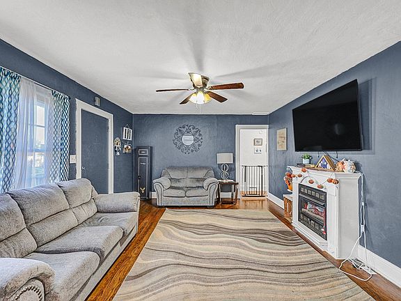 3rd image of 55 Wilson St