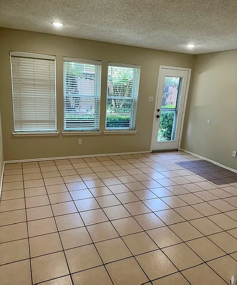 3505 Montreal Dr #4 — Photo 9
