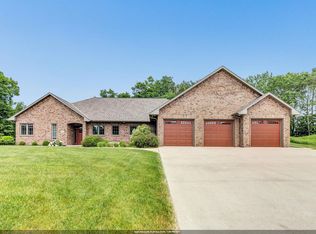 272 Lost Ridge Ct, Green Bay, WI 54302