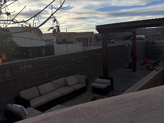 3rd image of 7437 Saratoga Ln