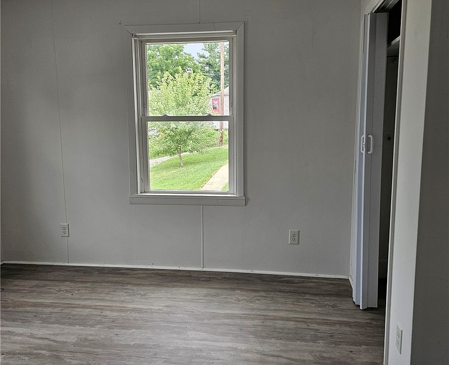 1st image of 124 Mount Air Rd