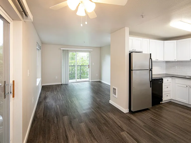 Raleigh Ridge — Photo 16