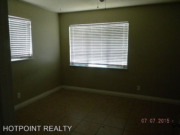 4th image of 228 Zion Dr