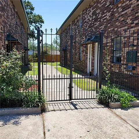 Building Photo - 1536 Hickory Ave