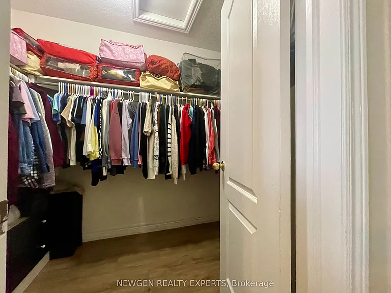 42 Crystalview Cres #UPPER — Photo 15