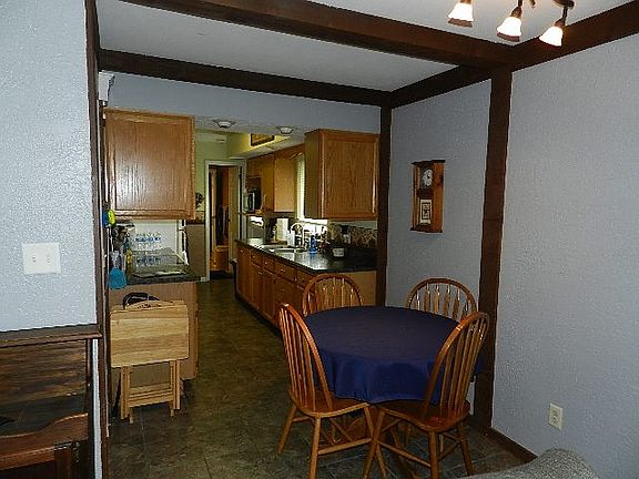 4th image of 1135 Toulon Ave