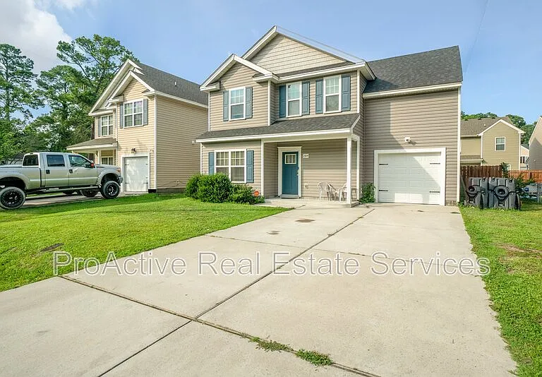 2104 Miller Ave — Photo 4
