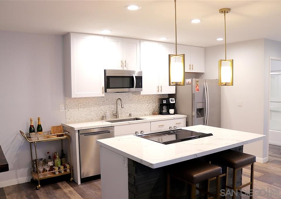1st image of 3020 Alta View Dr #104