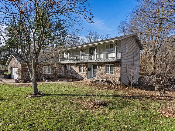 2nd image of 3153 Greenlake Dr