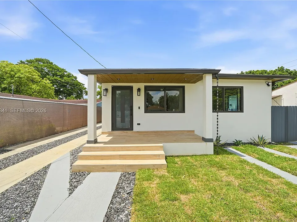 1861 NW 27th St #1