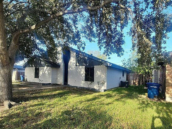2nd image of 5713 Crest Pebble Dr