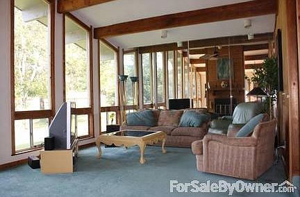 Living room (see fireplace in mirror)