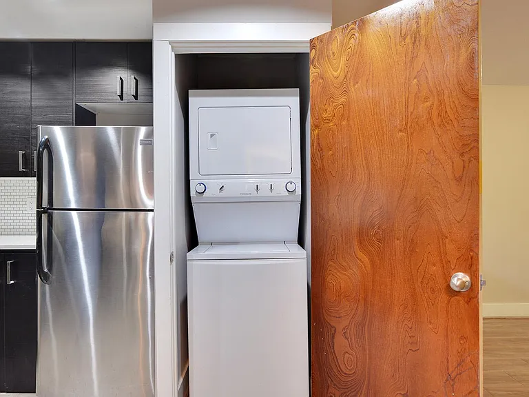 195 Powell St SE #10 — Photo 9