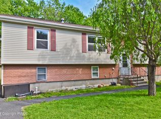3326 Woodland Dr, Tobyhanna, PA