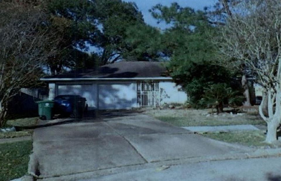 1st image of 15802 Park Manor St