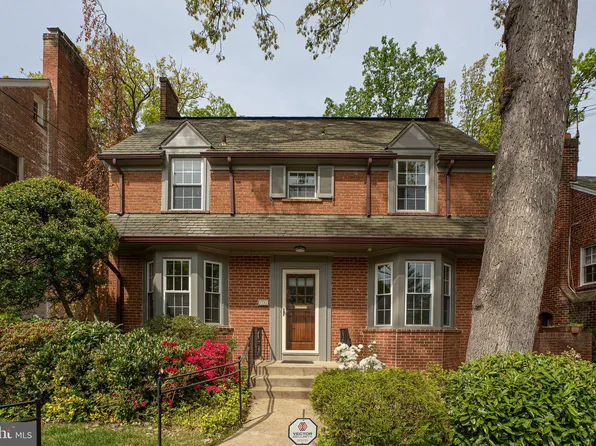 1715 Crestwood Dr NW, Washington, DC 20011