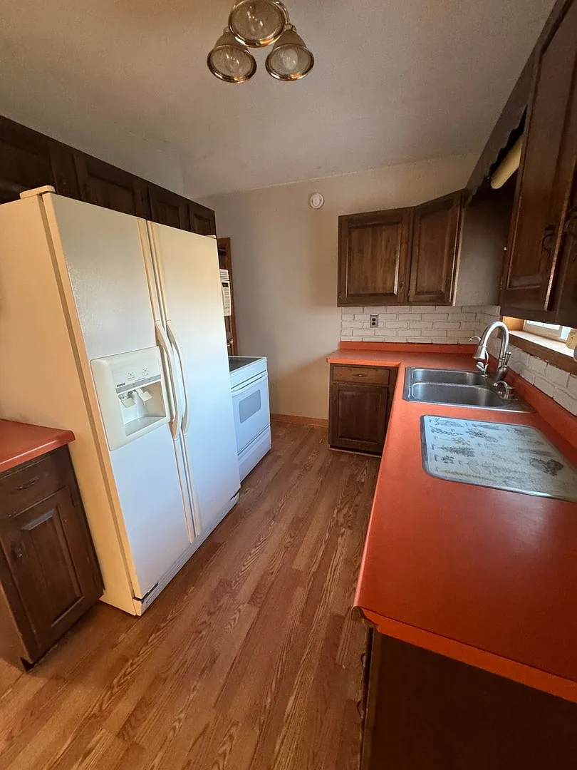 3bd 1.5ba home for rent in Hudson, IA — Photo 3