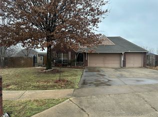 10003 E 98th St N, Owasso, OK 74055