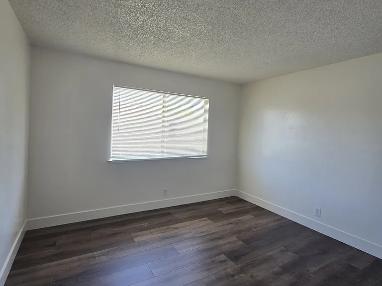 2640 W Fairmont Ave #204 — Photo 9