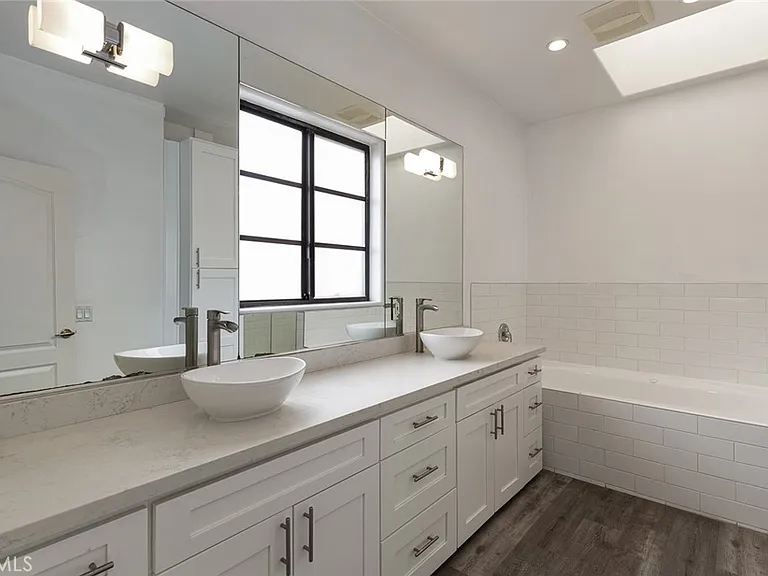 1403 W Santa Cruz St — Photo 25