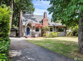 11048 23rd Ave NE, Seattle, WA 98125