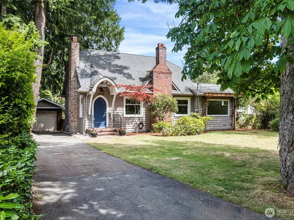 11048 23rd Avenue NE, Seattle, WA 98125
