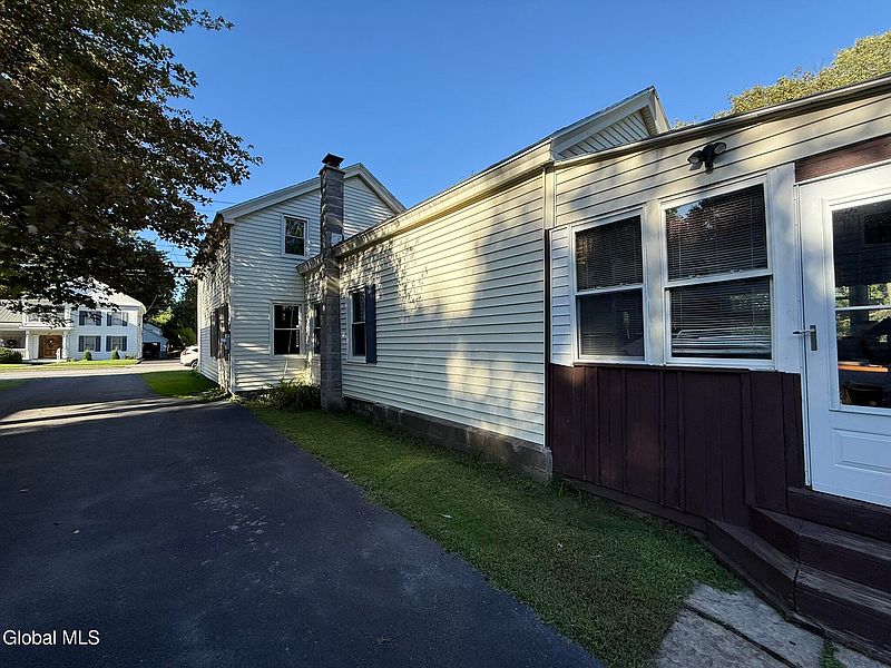 5th image of 62 East Street