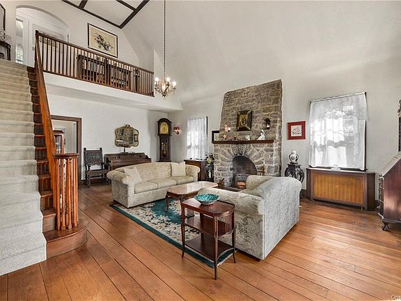 4th image of 306 Lee Ave