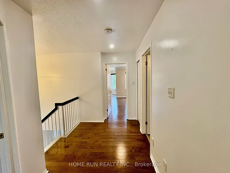 52 Collington St — Photo 33